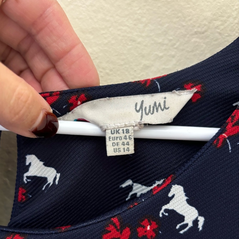 Patterned Shift Dress - Picture 4 of 4